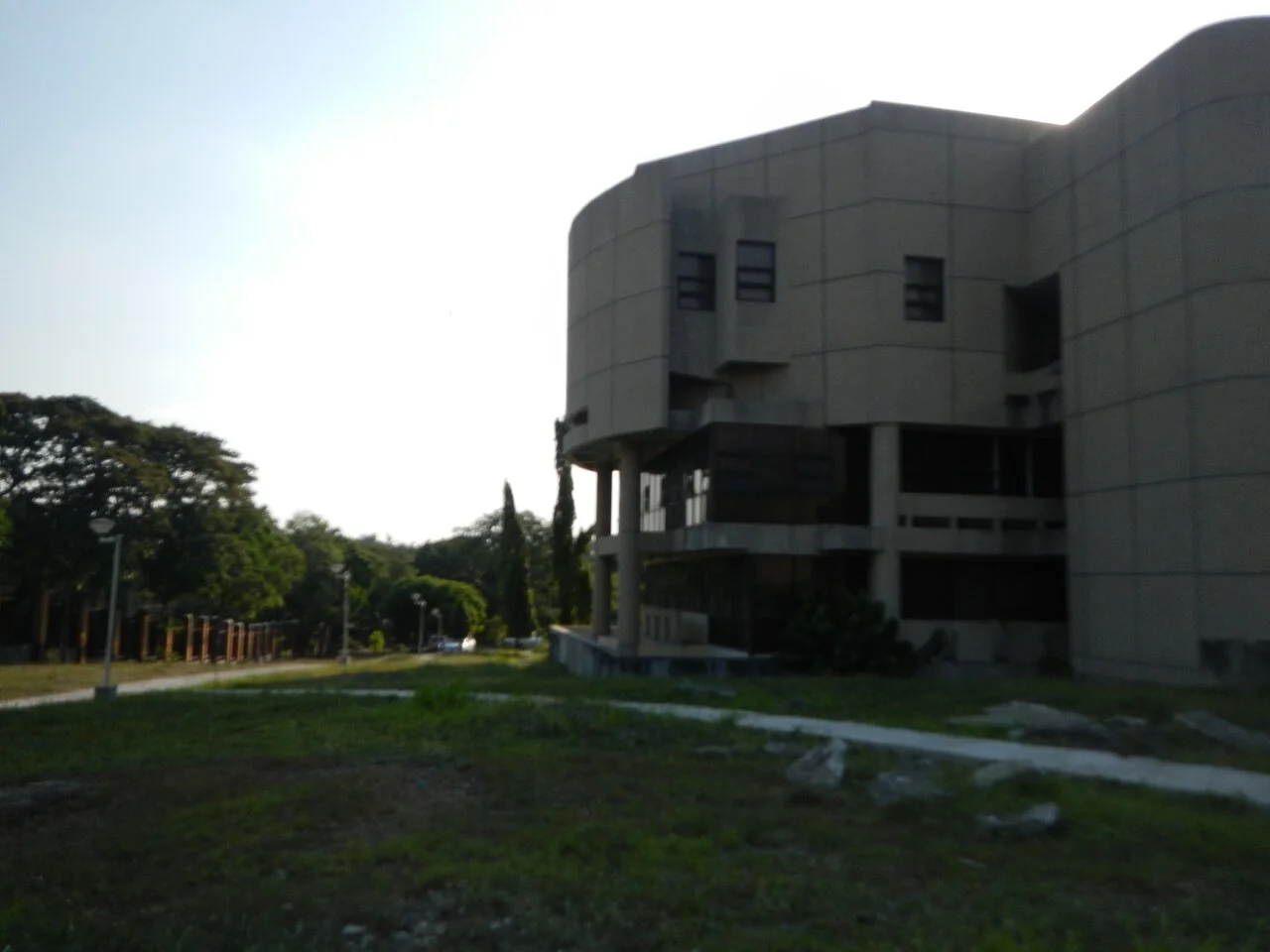 Gusali ng Institute of Mathematics sa UP Diliman.